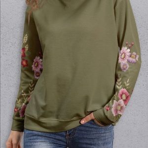 NWT! PixieLady Olive & Pink Floral Lightweight Crewneck S…